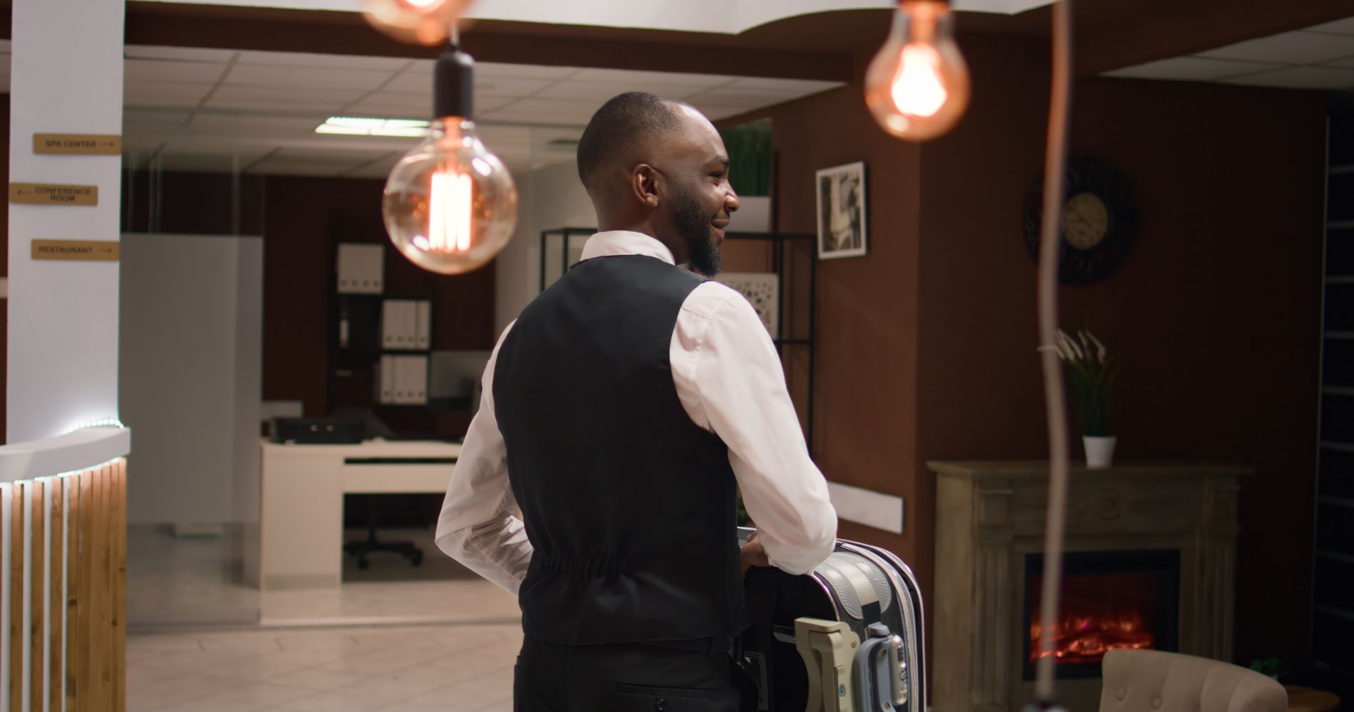 hotel-personnel-offering-luxury-services 1